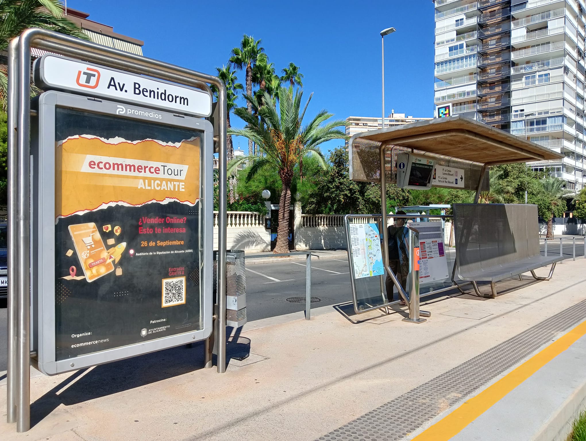 Mupi en Avenida Benidorm de Alicante Mupi en Avenida Benidorm de Alicante