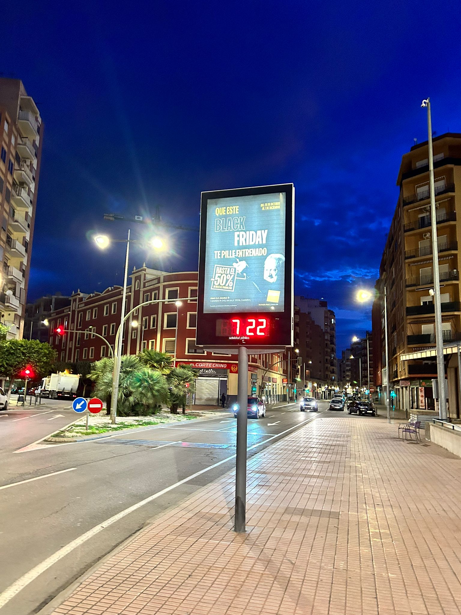 Mupi en la Plaza Botánico Calduch Mupi en la Plaza Botánico Calduch