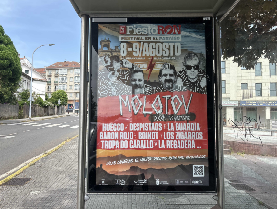 Campaña de publicidad en marquesina en la calle Federico Checa, El Puerto de Santa María