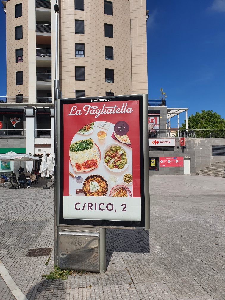 Mupi en Plaza de los Litris