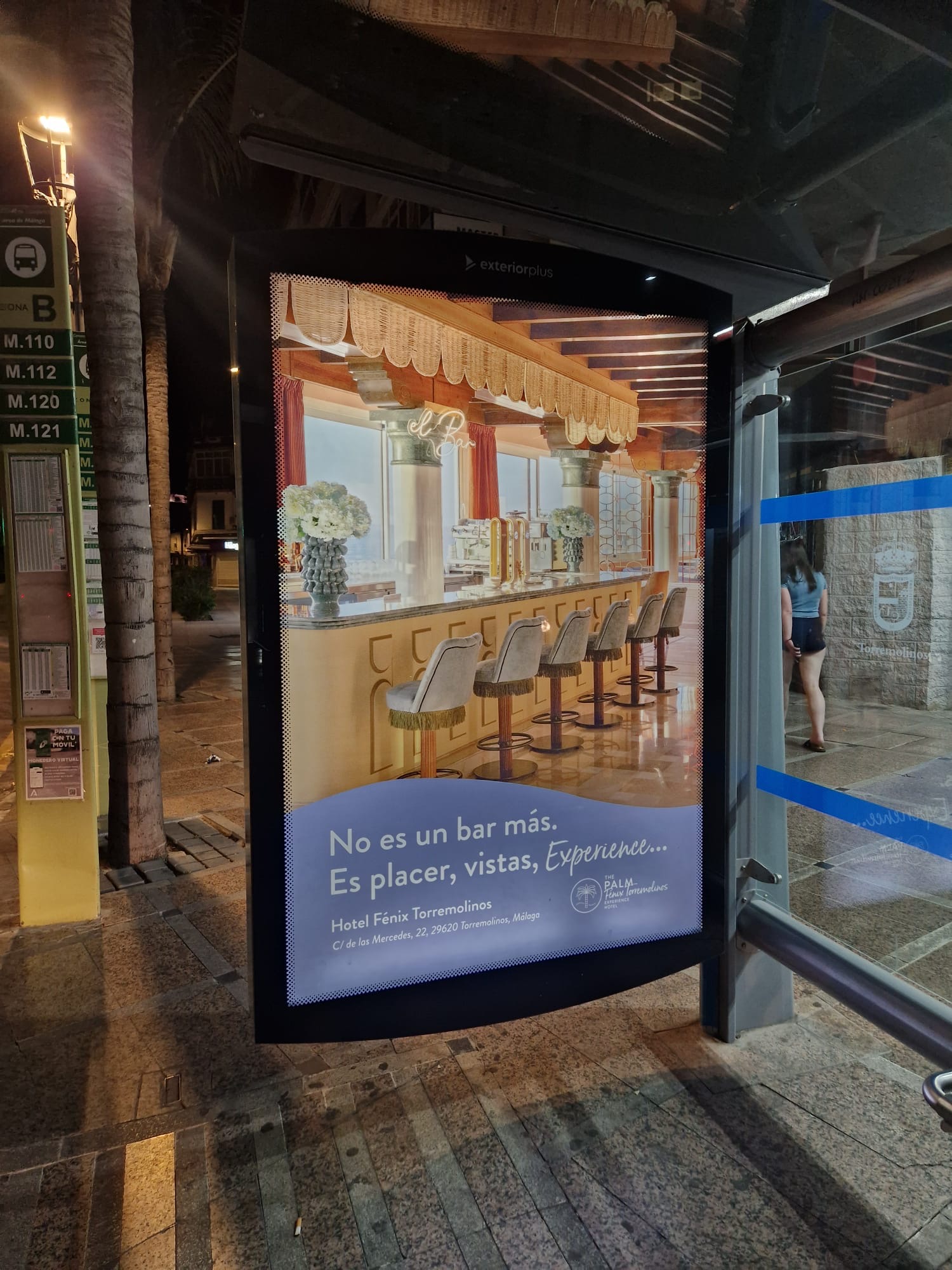 Campaña de publicidad en marquesina en la avenida Palma de Mallorca, Torremolinos