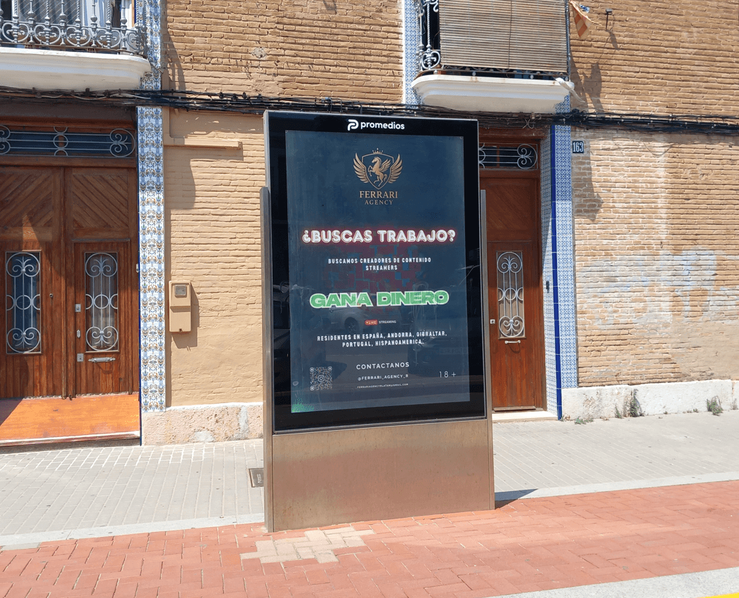 Mupi en Estación Platja Les Arenes