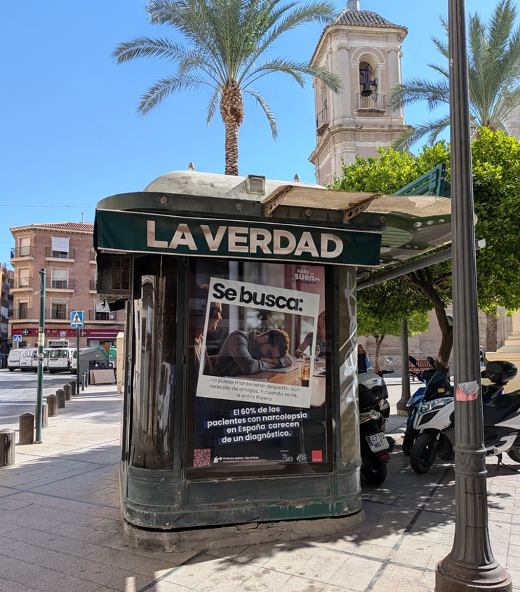 Campaña de publicidad en quiosco en la Plaza de Santa Eulalia, Murcia