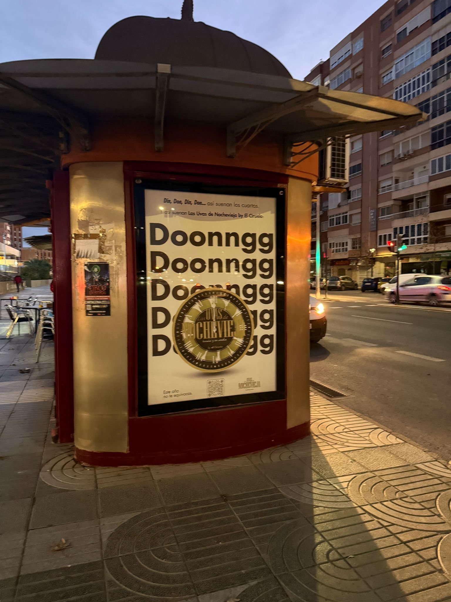 Campaña de publicidad en quiosco en el Paseo Alfonso XIII, Cartagena