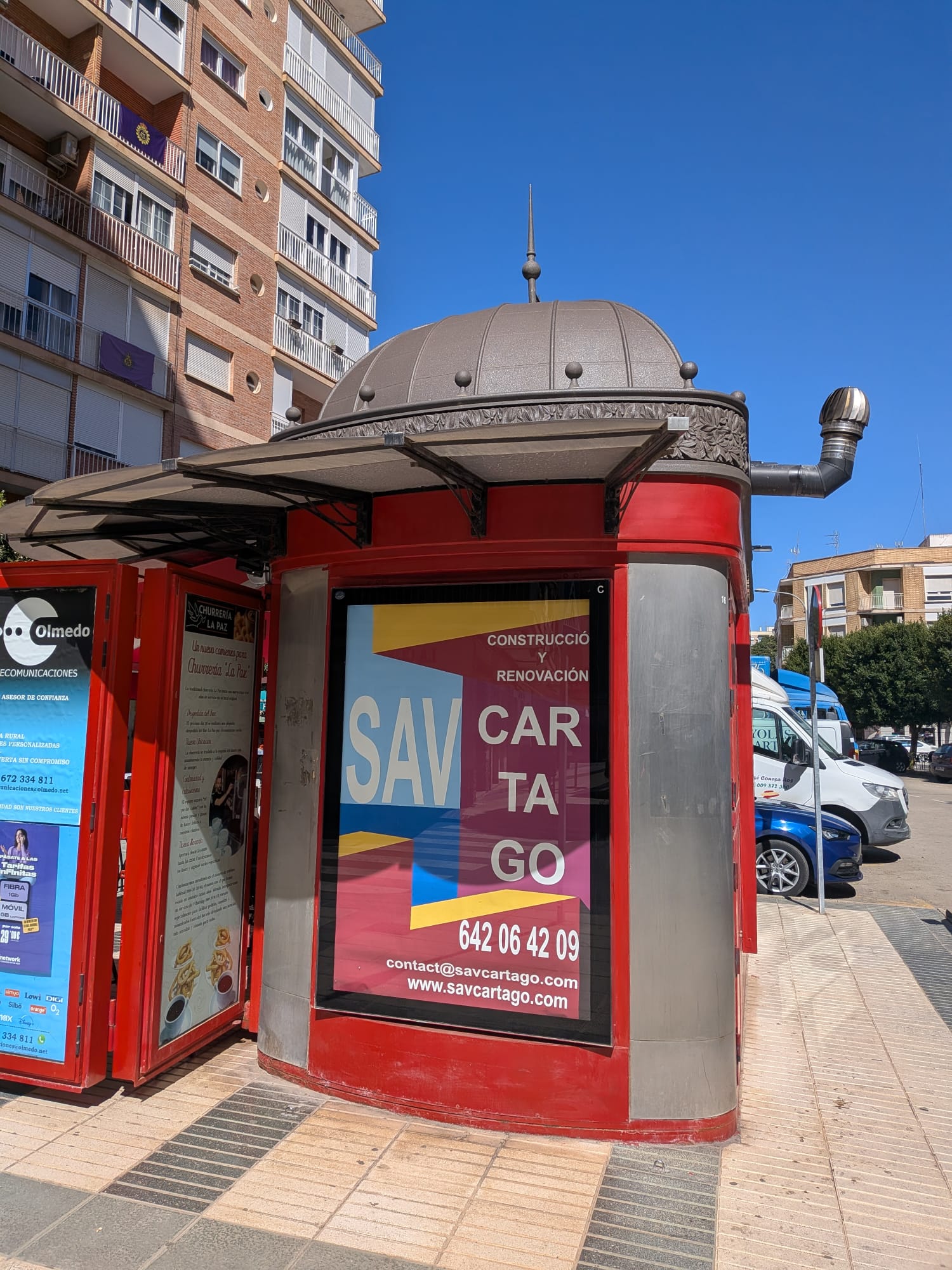 Campaña de publicidad en quiosco en la Avenida Príncipe de Asturias, Cartagena
