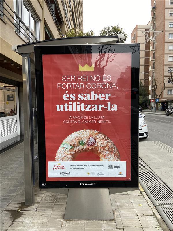 Campaña de publicidad en marquesina en el carrer del General Mendoza, Girona
