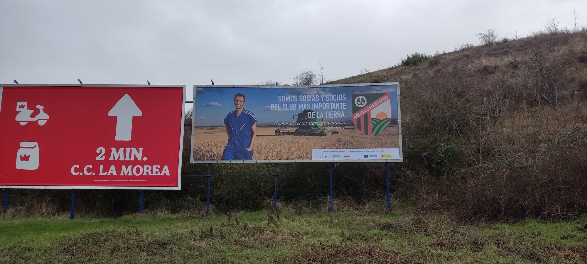 Campaña de publicidad en valla en la variante de la Avenida de Navarra, Pamplona