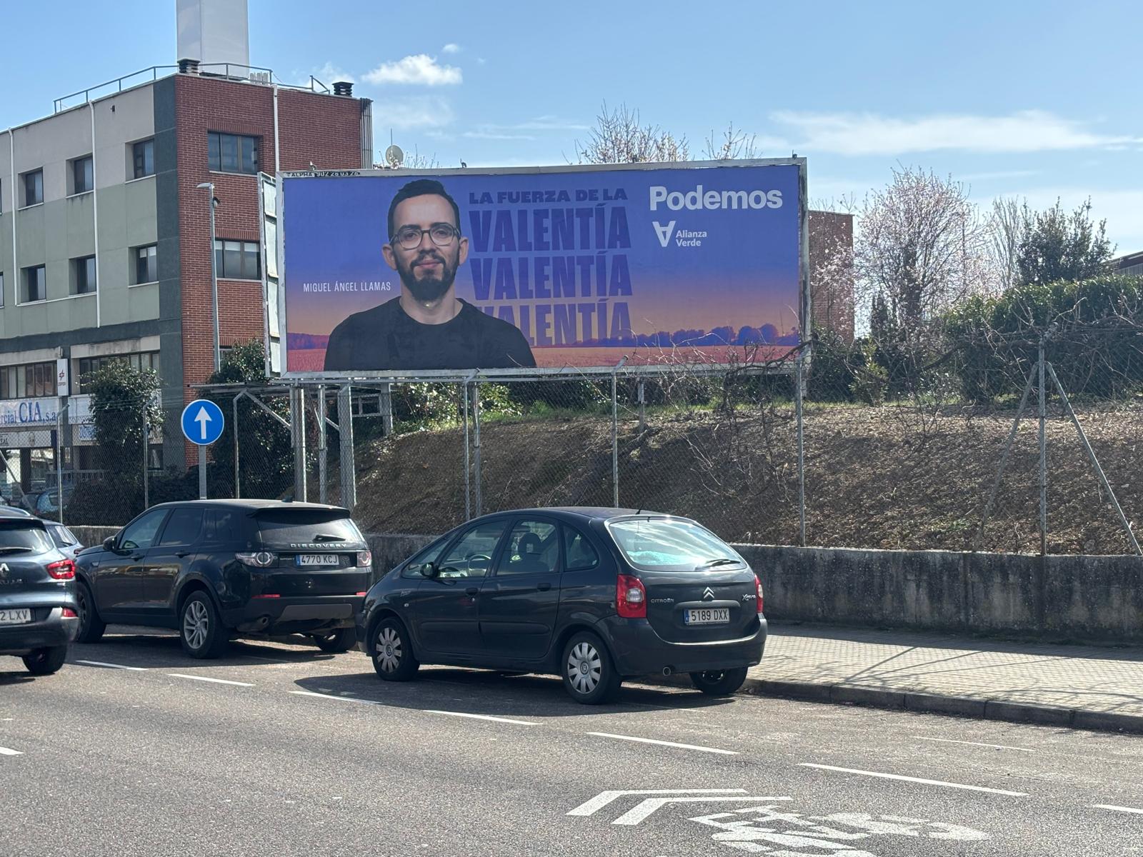 Campaña de publicidad en valla en la Avenida de Gijón, Valladolid