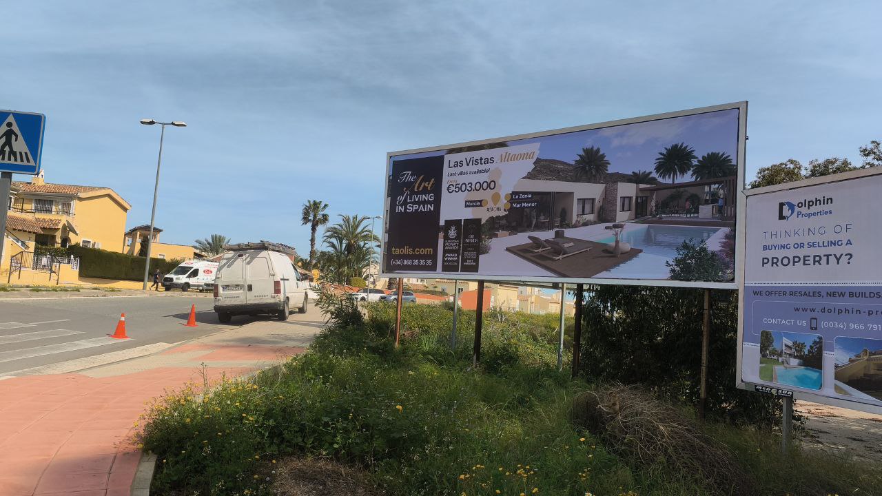 Campaña de publicidad en valla en la Avenida del Pinatar, San Pedro del Pinatar