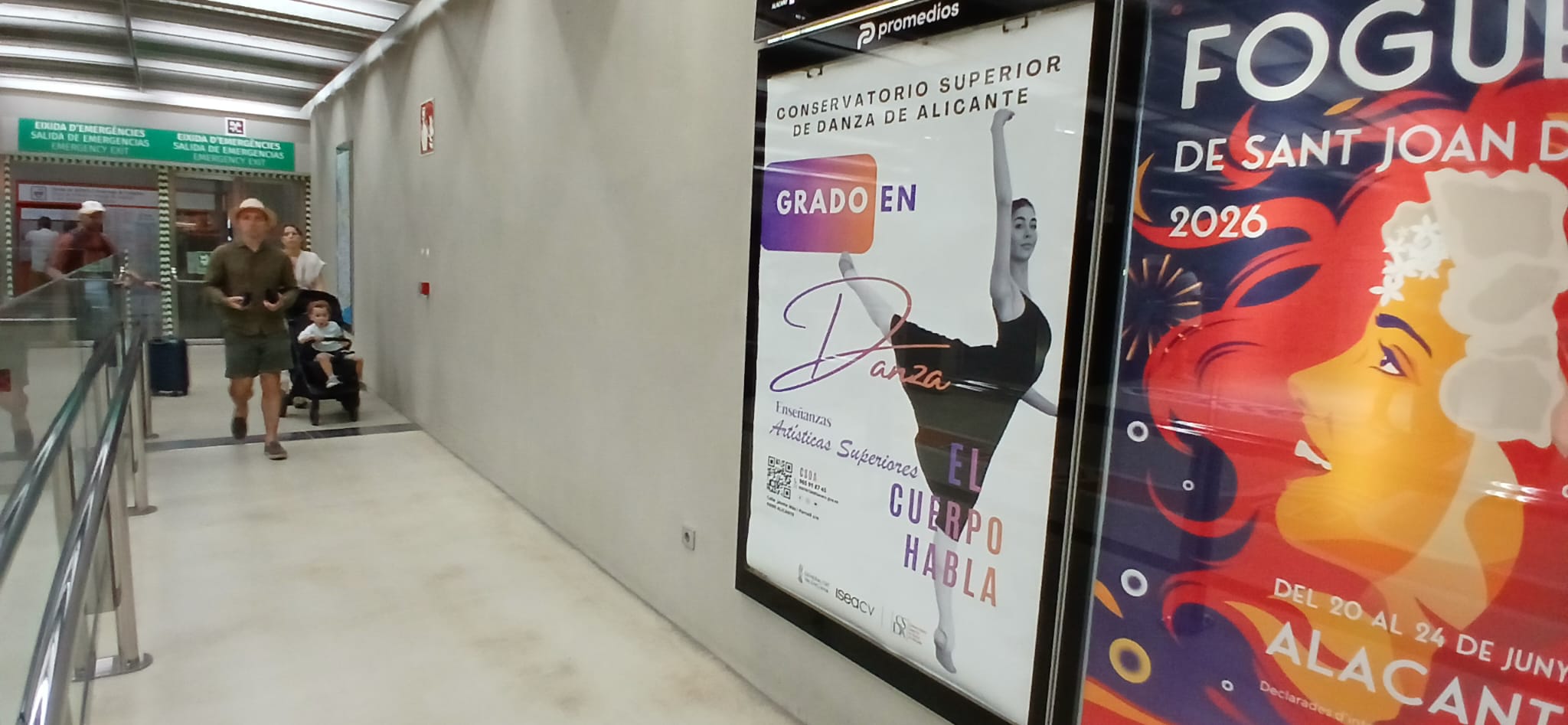 Campaña de publicidad en mupi en la Plaza de los Luceros, Alicante