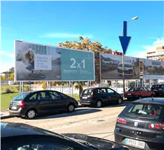 Vallas publicitarias en la A-6 en Madrid en el entorno de Puerta de Hierro y Moncloa