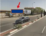 Vallas publicitarias en la A-5 en Madrid en el entorno de Campamento y Aluche
