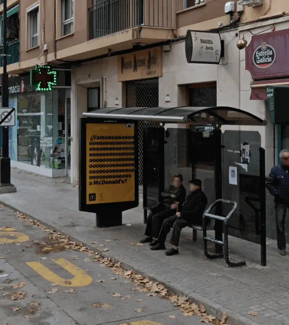 marquesina de mupi exterior en Sevilla