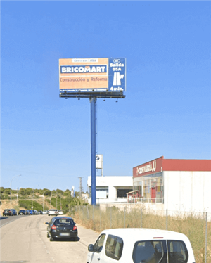 monoposte publicitario en Murcia de gran formato