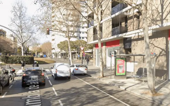 Marquesinas, mupis y vallas en Bellvitge – Feixa Llarga