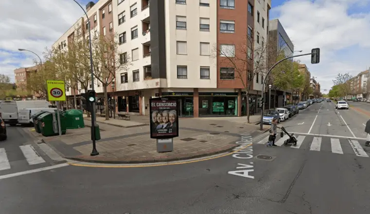 Publicidad exterior en Avenida Madrid y Valdegastea, Logroño