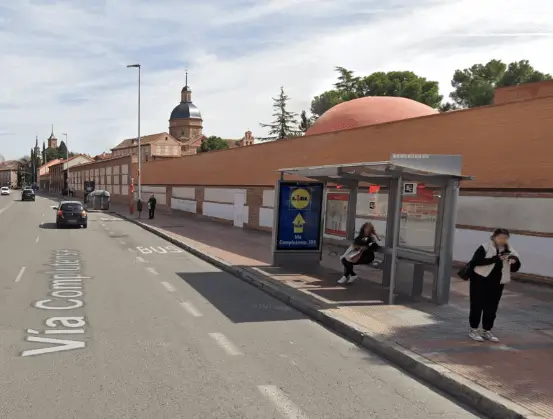 Publicidad exterior en la Vía Complutense