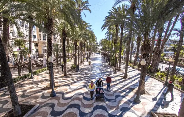 Publicidad exterior en el Puerto y Explanada de Alicante