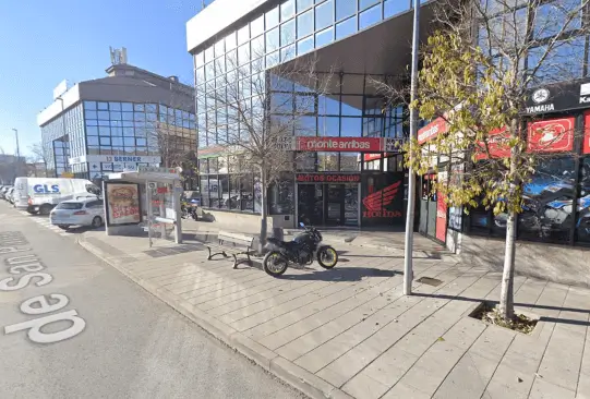 Publicidad exterior en la Avenida de la Cañada, Coslada Publicidad exterior en la Avenida de la Cañada, Coslada