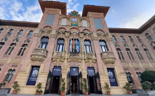 Publicidad exterior en la Universidad de Córdoba