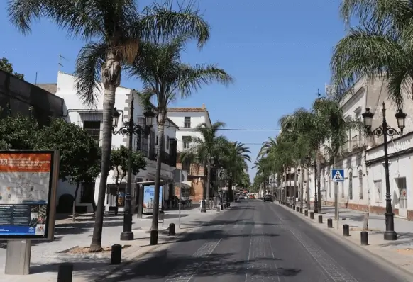Publicidad exterior en la Avenida Principal de El Puerto de Santa María