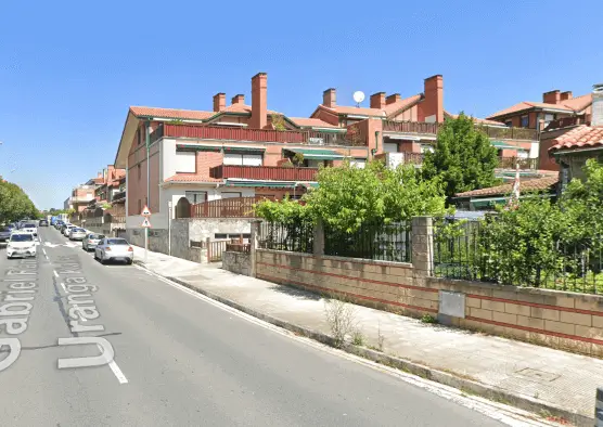 Publicidad exterior en Andra Mari Soportes publicitarios en Andra Mari, Getxo