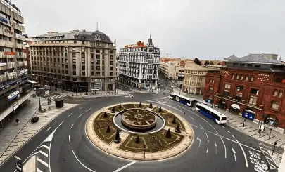 Publicidad exterior en la Plaza de Santo Domingo Publicidad exterior en la Plaza de Santo Domingo