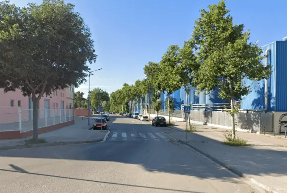 Publicidad exterior en la Zona Camí del Mig, Mataró