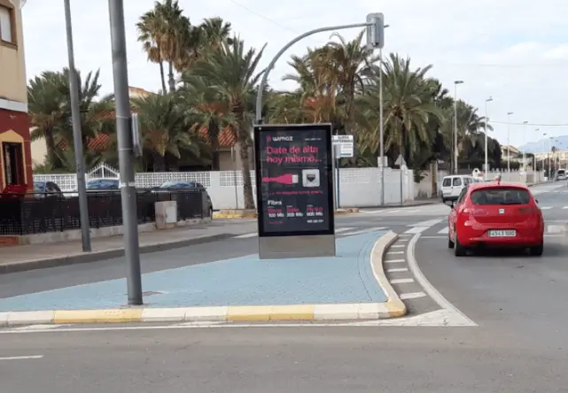 Publicidad exterior en Vía Axial