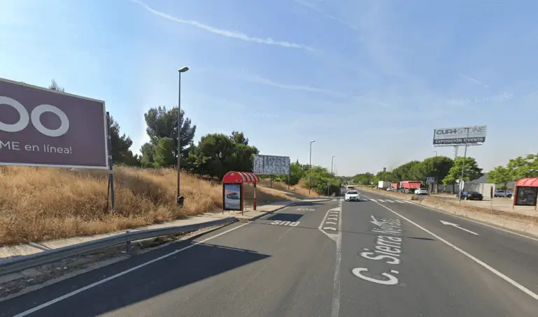 Publicidad exterior en el Polígono Industrial Las Arenas, Pinto