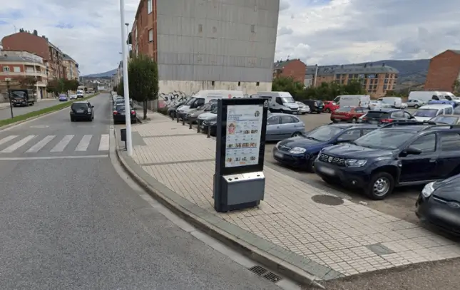 Publicidad exterior en Avenida del Castillo y Casco Antiguo Mupis en Avenida del Castillo junto al Castillo de los Templarios