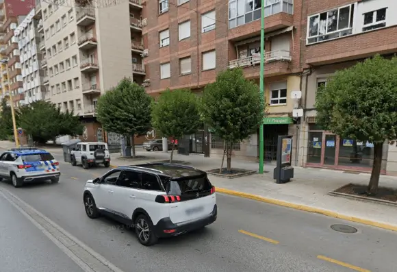 Publicidad exterior en Avenida de Portugal y Parque del Temple Mupis y vallas en Av. de Portugal, Parque del Temple y Glorieta La Cemba