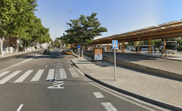 Publicidad exterior en la Plaça Canal y la Avinguda de Bernat Calbó, Reus
