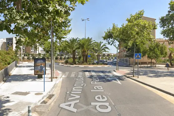 Publicidad exterior en la Avenida Sants de la Pedra Publicidad exterior en la Avenida Sants de la Pedra