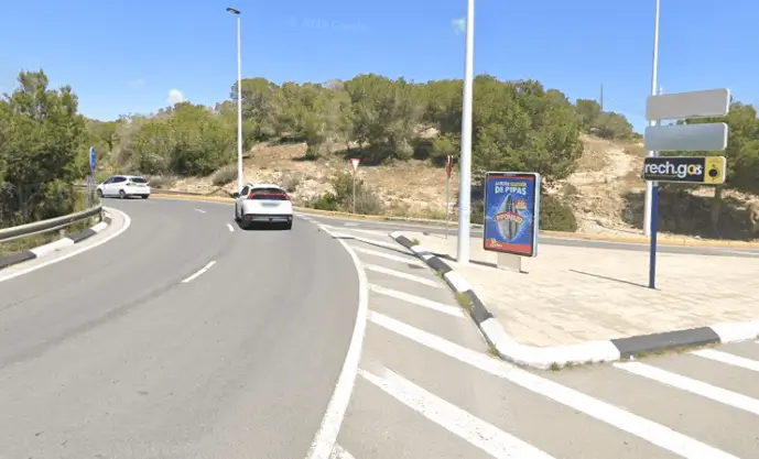 Mupis y marquesinas en Santa Pola del Este