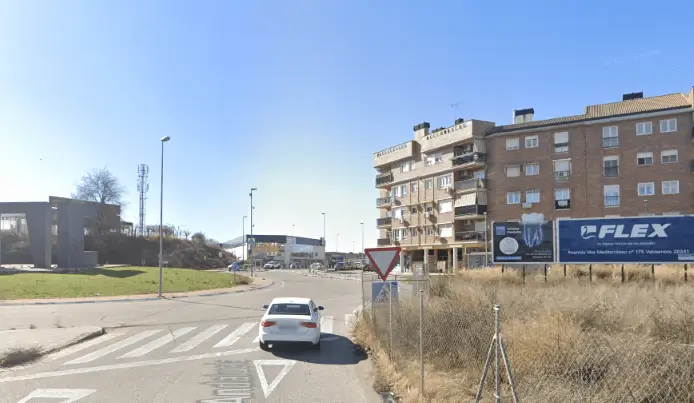 Marquesinas y vallas en Avenida de Andalucía de Valdemoro