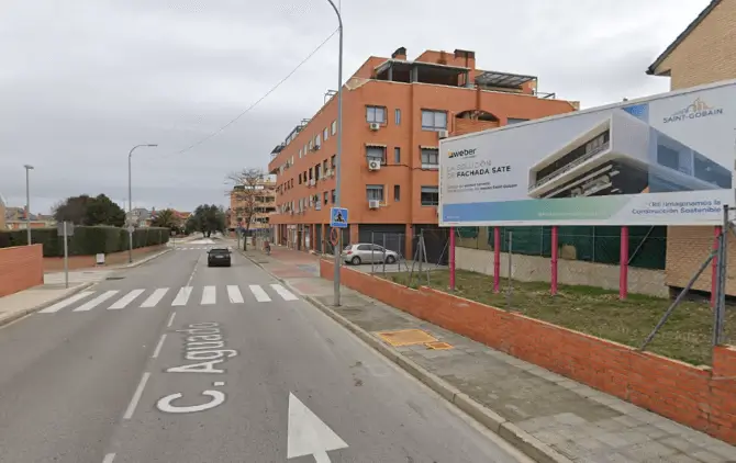 Vallas y monopostes en accesos de Valdemoro