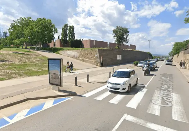 Vallas y mupi en Ctra. de Manlleu, N-152a y C/ Lleida (entrada a Vic)