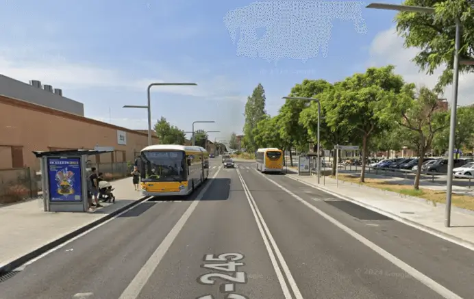 Publicidad exterior en la Avinguda de la Generalitat de Viladecans Vallas y marquesinas en la Avinguda de la Generalitat en Viladecans