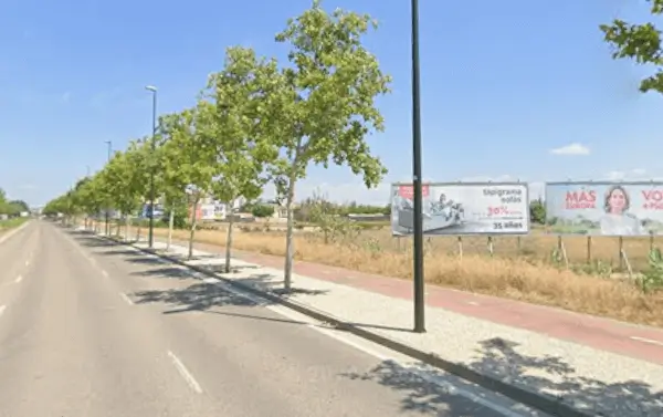 Publicidad exterior en Avenida de Cataluña y La Jota