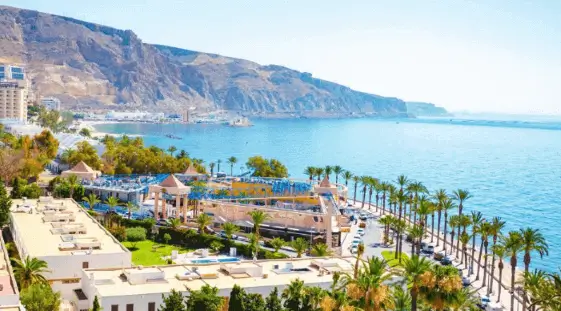 Publicidad exterior en el Centro Histórico en Roquetas de Mar