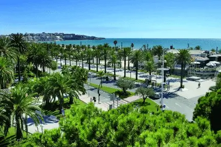 Publicidad exterior en el Paseo Jaume I de Salou Publicidad exterior en el Paseo Jaume I de Salou