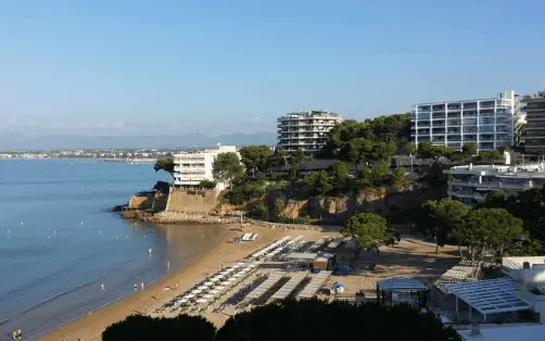 Publicidad exterior en la Playa de Capellans de Salou Publicidad exterior en la Playa de Capellans de Salou