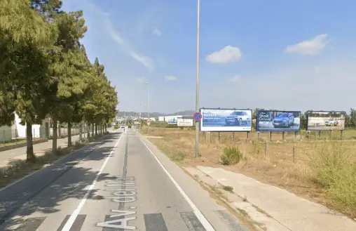 Soportes publicitarios en Av. Bertran i Güell en Gavà