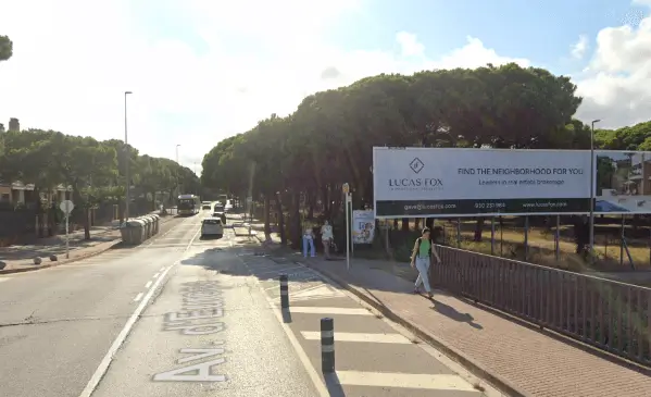 Soportes publicitarios en Avda. Europa y Roses en Gavà