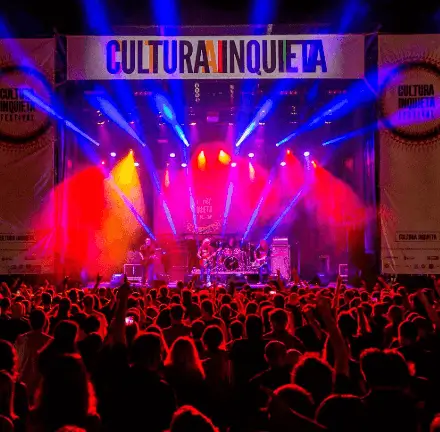 Publicidad exterior durante el Festival Cultura Inquieta en Getafe