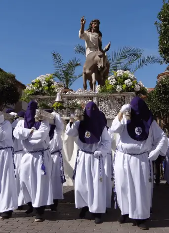 Publicidad exterior durante la Semana Santa de Alcalá de Henares