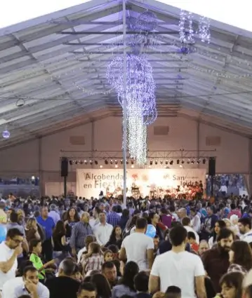 Publicidad exterior en las Fiestas de San Isidro de Alcobendas Vallas publicitarias cerca del Recinto Ferial de Alcobendas