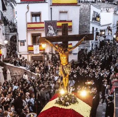 Publicidad exterior durante la Semana Santa en Alicante
