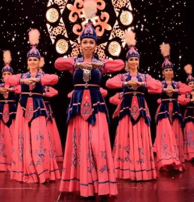 Publicidad exterior durante el Festival Internacional de Folk